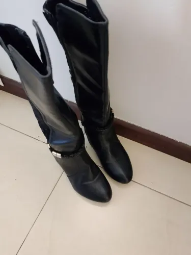 Vendo bota preta feminina