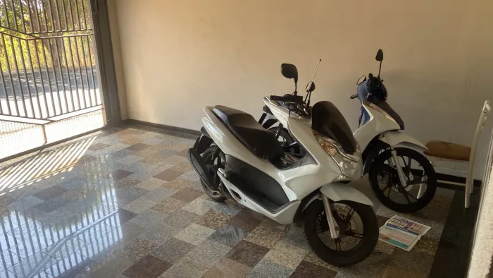 Honda PCX 150 branca 2015