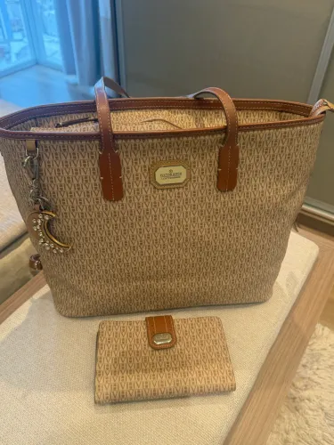 Vendo bolsa Victor Hugo com carteira e chaveiro