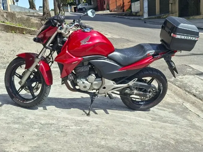CB300R ANO 2013 - $ 12.500,00