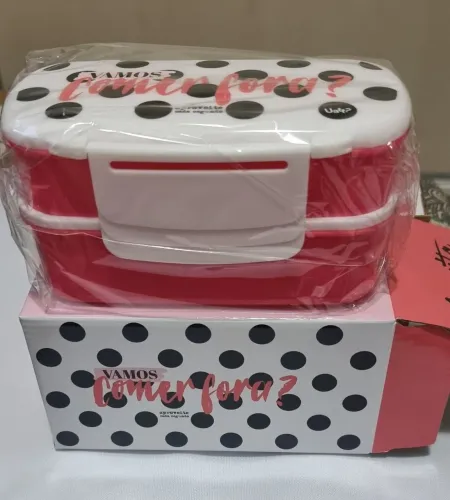 BENTO MARMITA COM GARFO E COLHER - MARCA UATT? = $ 40,00 - NÃO FAÇO ENTREGAS.