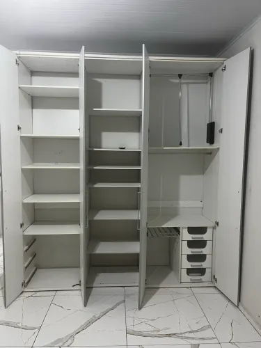 Vede-se guarda roupa 