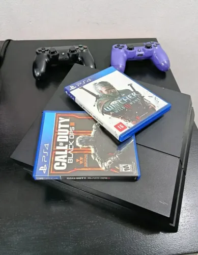 Playstation 4 Usado + 2 Jogos Mídia Física + 2 Controles Originais para Reparo