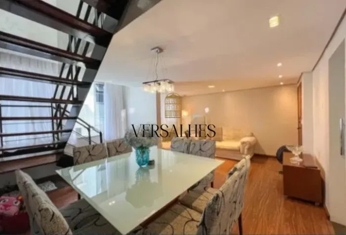 Cobertura á venda com 04 quartos, 03 banheiros, 02 vagas de garagem, 215 m² - Bairro Caste