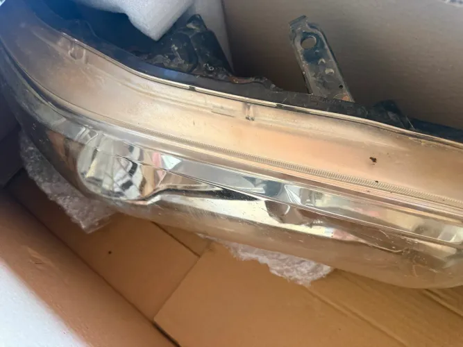 Vendo um par de farol Hilux 2017