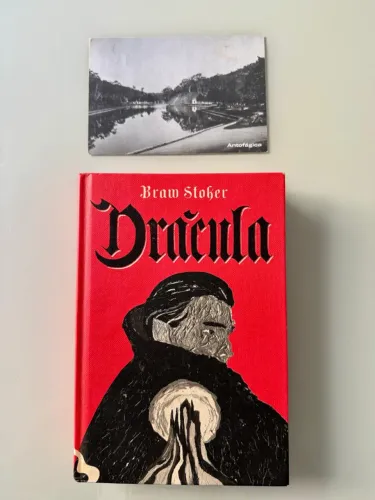 Livro Drácula - Bram Stoker (Editora Antofágica - Capa Dura) + Cartão Postal