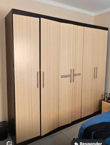 Guarda roupa 6 portas