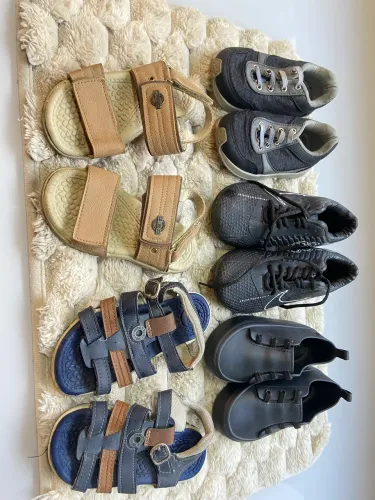 Lote de sapatos menino