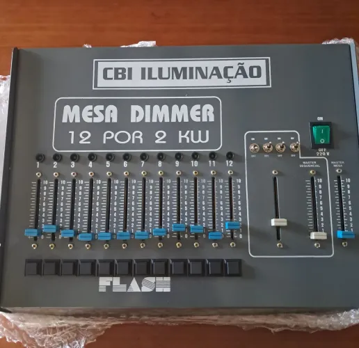 Mesa Dimmer CBI Iluminação 12 canais