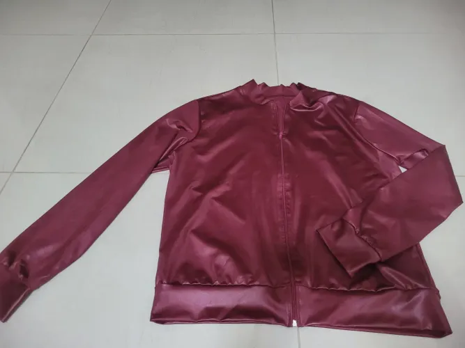 Jaqueta cirre vermelho tamanho GG, usada 1 X.