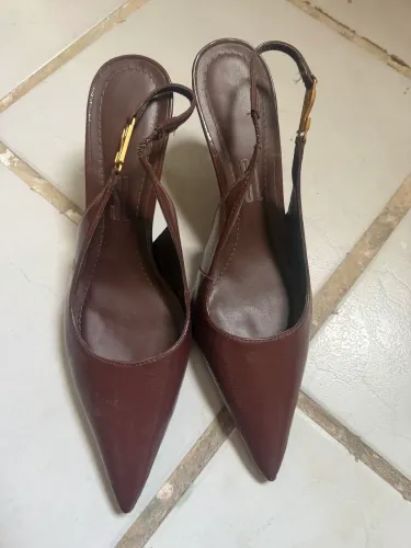 Scarpin bordô 