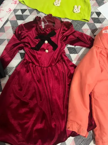 Vendo lote de roupas meninas 6 a 9 anos, seminovas, vestidos usados 1 vez !