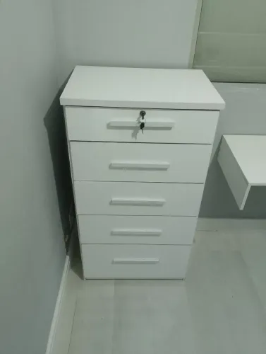 Comôda  5 gavetas