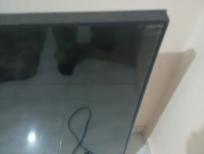 Tv LG semi nova com avaria
