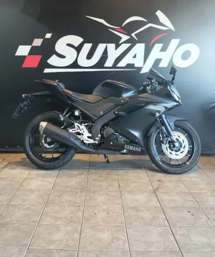 YAMAHA R15