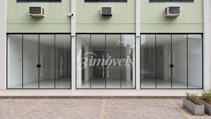 Loja comercial para locação, 120 m², portas de vidro, frente para avenida, Praia Brava, It