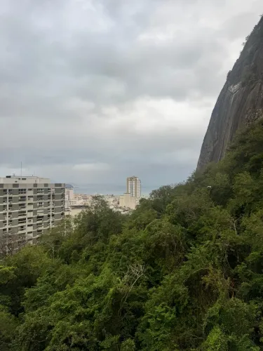 Apartamento 2 quartos com suíte na Lagoa, RJ