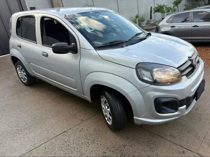 Fiat Uno Attractive 1.0 EVO Fire Flex 8V 5P 2021