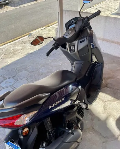 Moto automática (yamaha Nmax)