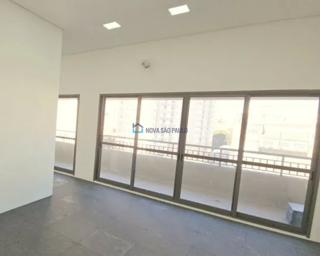 Sala Comercial Nova com Sacada - 103m² Privativos - Pronta para Personalizar