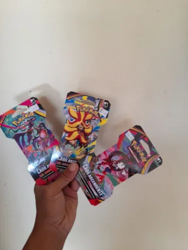 Booster Caos acendente + 1 mini pokemon brinde