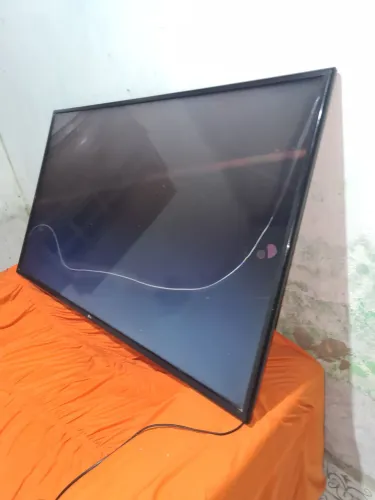 Vendo tv LG smart 55 polegadas tela queimada