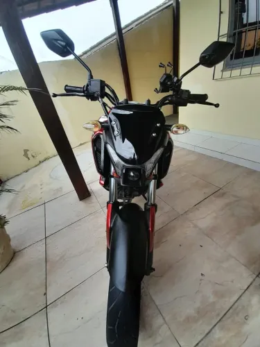 MOTO YAMAHA EM EXCELENTE ESTADO DE CONSERVAÇÃO