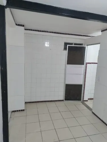 Alugo casa, bairro Tancredo neves, final de linha. Valor 400,00 ,Luz e água não incluso