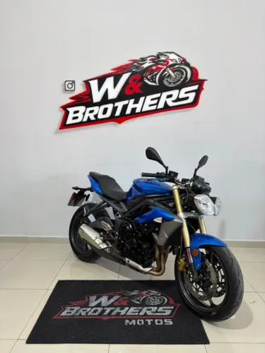 STREET TRIPLE 675
