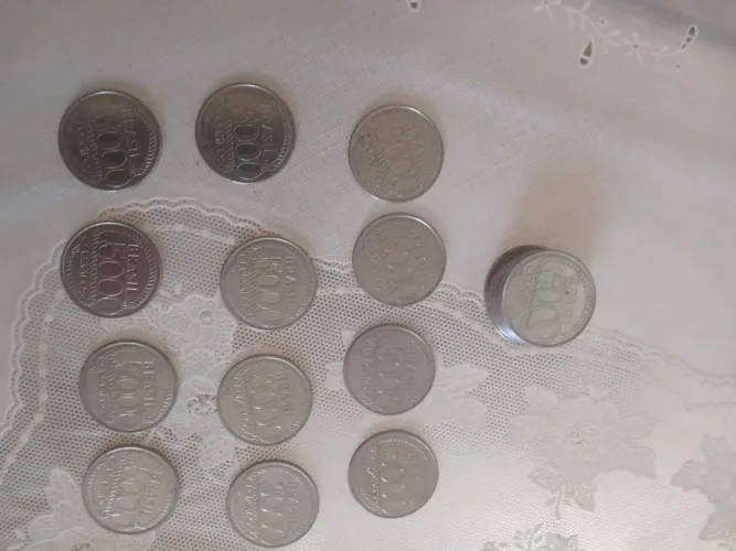 Moedas antigas excelente condições.