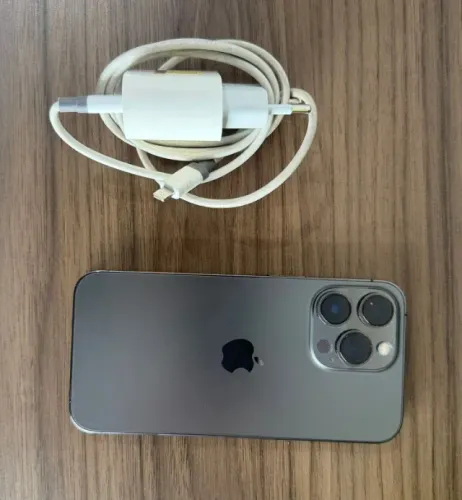 Torro Iphone 13 Pró Grafite somente a vista!