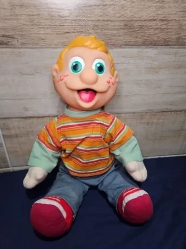Júlio da série infantil Cocoricó, fabricado pela Multibrink 45 cm