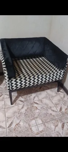 Disponível 2 Poltronas valor de cada uma.