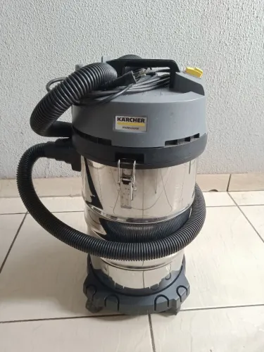 Aspirador de Pó e Líquido Kärcher NT 3000 - 220V (Ótimo Estado!)