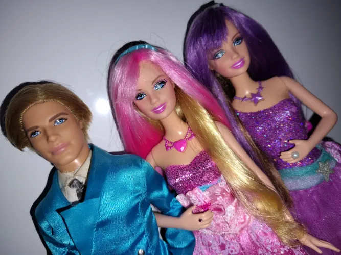 Coleção de bonecos do filme Barbie a princesa e a popstar 