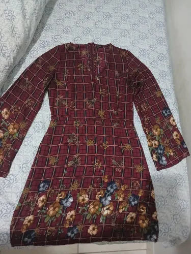 Vestido florido escuro da Chifon