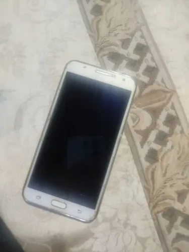 Samsung J7 