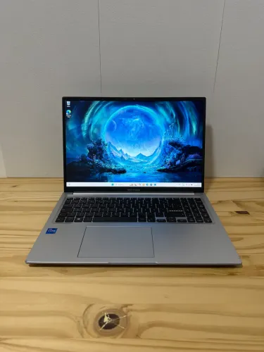 Notebook Asus VivoBook - Intel Core i7 12ª Geração / SSD 256GB NVMe [Aceito Trocas]