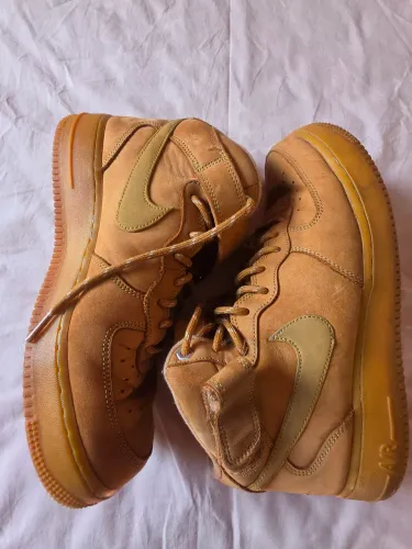 Tenis Nike Air Force 1 número 41 cor areia