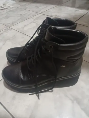 Bota cuturno, número 35