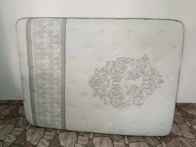 Colchão Queen Luxury Latex (usado)