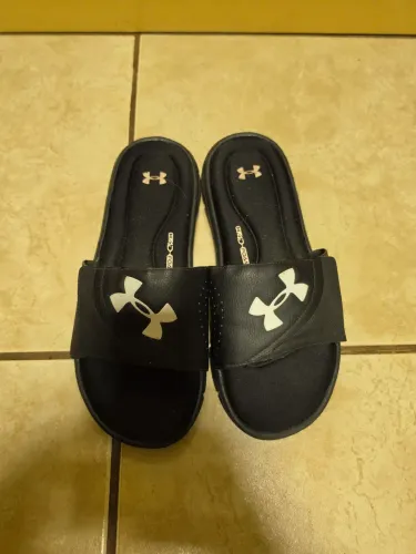 Chinelo under armour