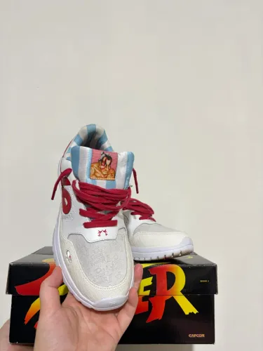 öus Phibo Honda x Street fighter, tamanho 37.