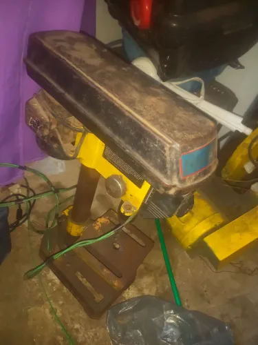 Furadeira de bancada