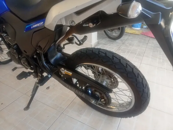 Yamaha Lander