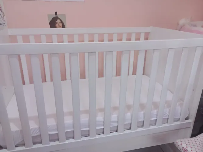 Berço.vira Cama e colchão