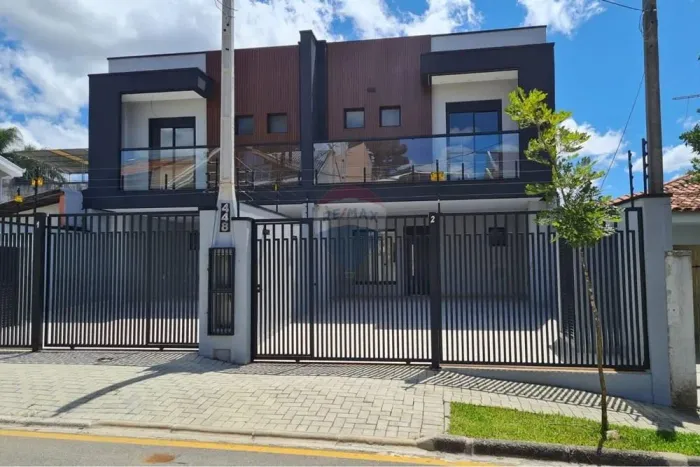 Sobrado Triplex "Luxo e Conforto" no Aristocrata, São José dos Pinhais!