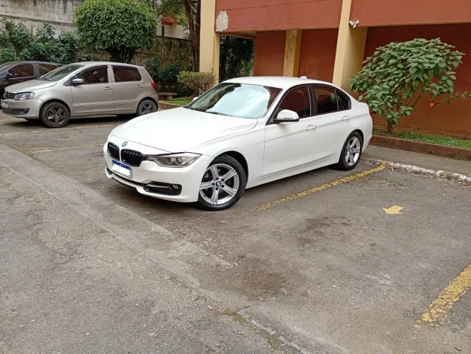 BMW 320I A 2.0 Turbo/activeflex 16V 184cv 4P 2014