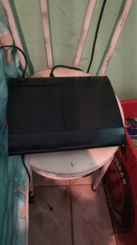 Vende-se PS 3 + 4 jogos