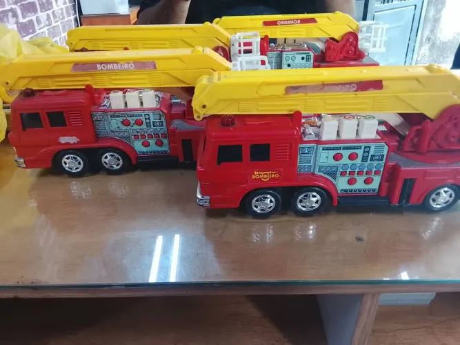 Caminhão de bombeiros Estrela